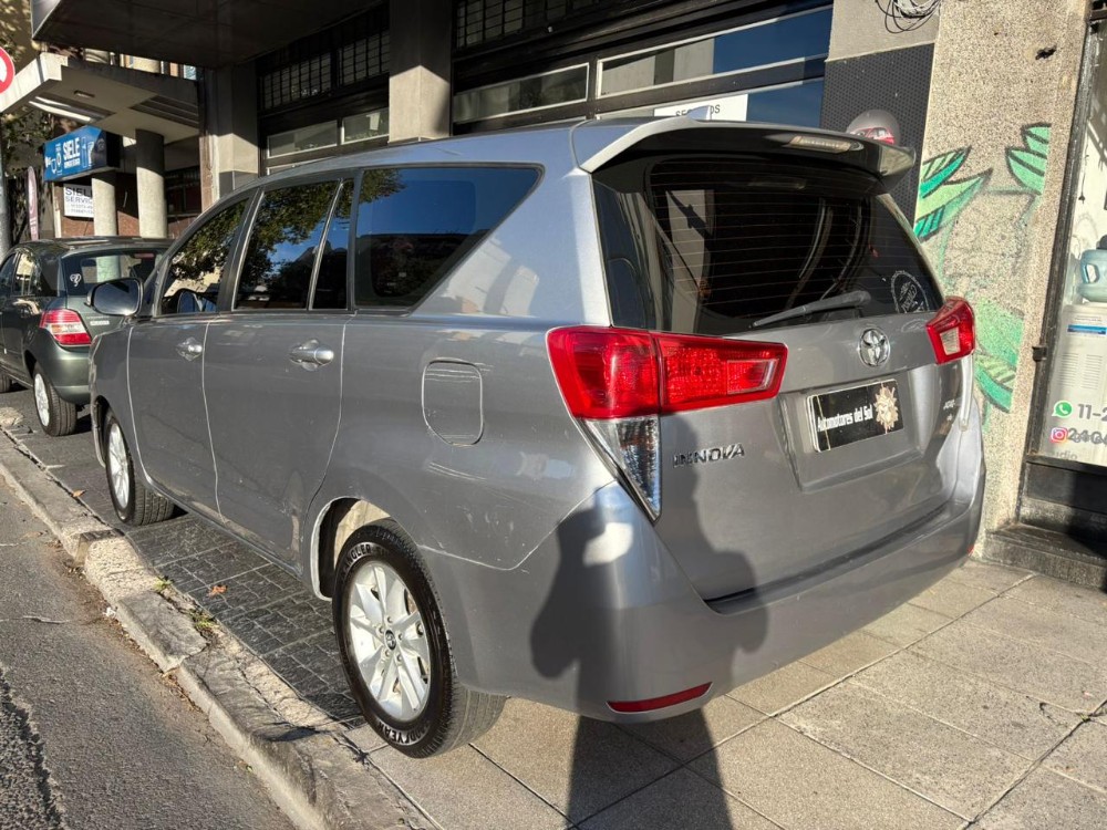 Toyota Innova Sr — foto 6